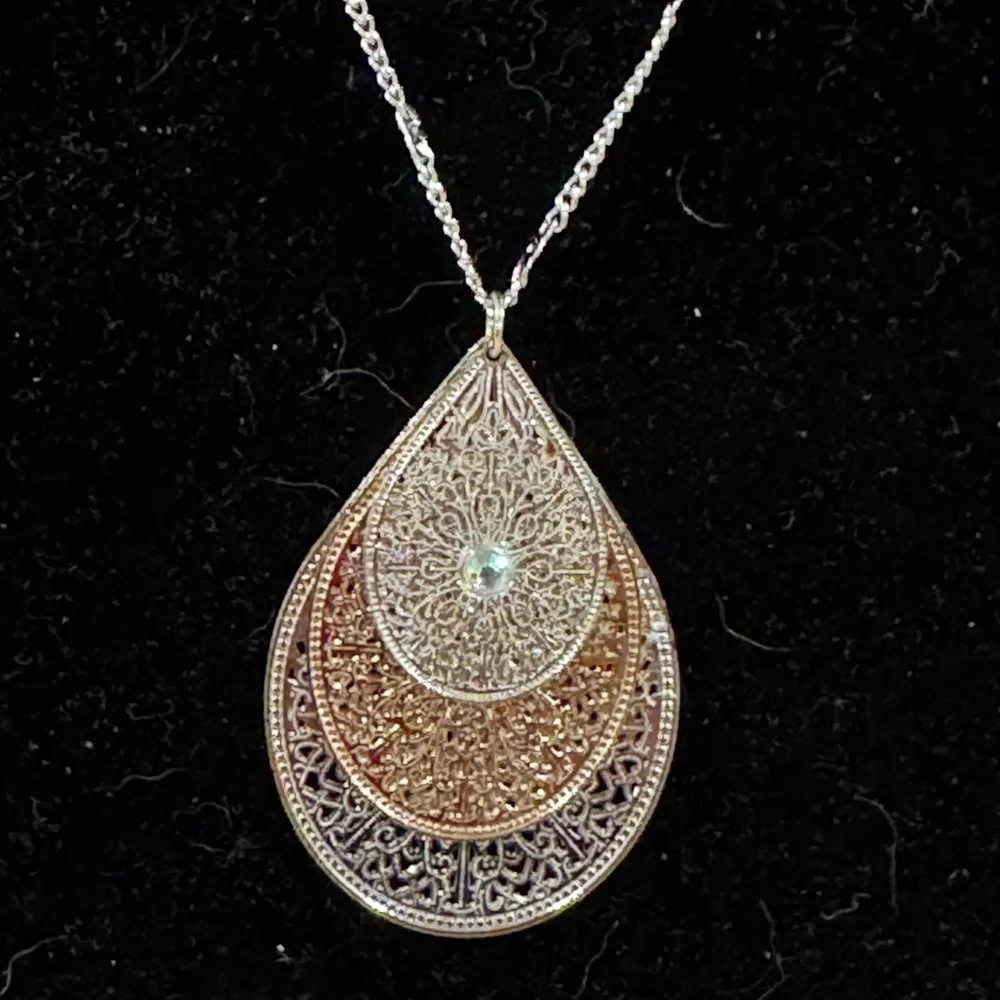 Lauren Conrad Necklace & Earrings Set – Silver Tone / Rose Gold Tone - Picture 2 of 7